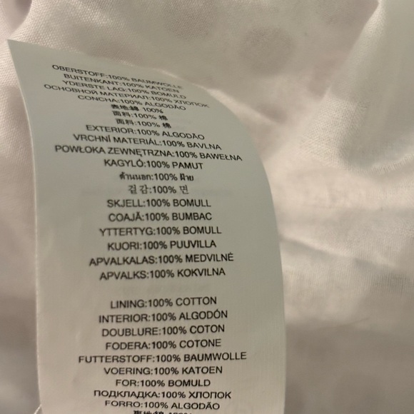 MICHAEL KORS white full eyelet dress size medium, full lining. Flutter sleeves - Picture 8 of 8